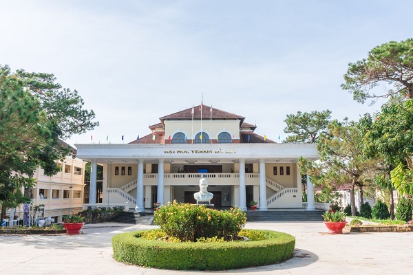 Trường Đại Học Yersin Đà Lạt